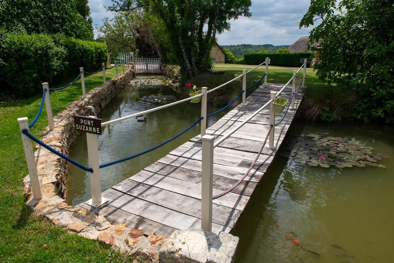 Les Gites De Juevince Issac Bagian luar foto